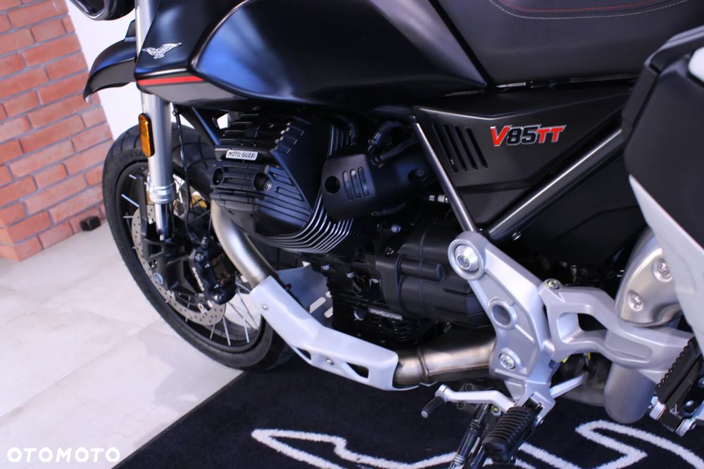 Moto Guzzi V85 - 35