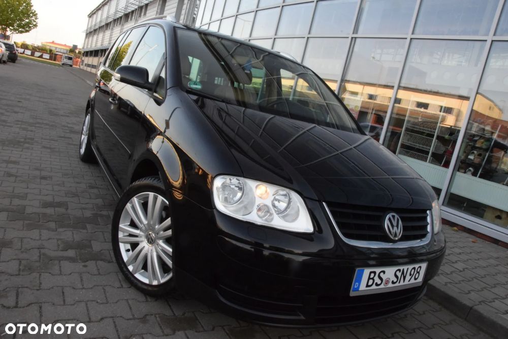 Volkswagen Touran - 16