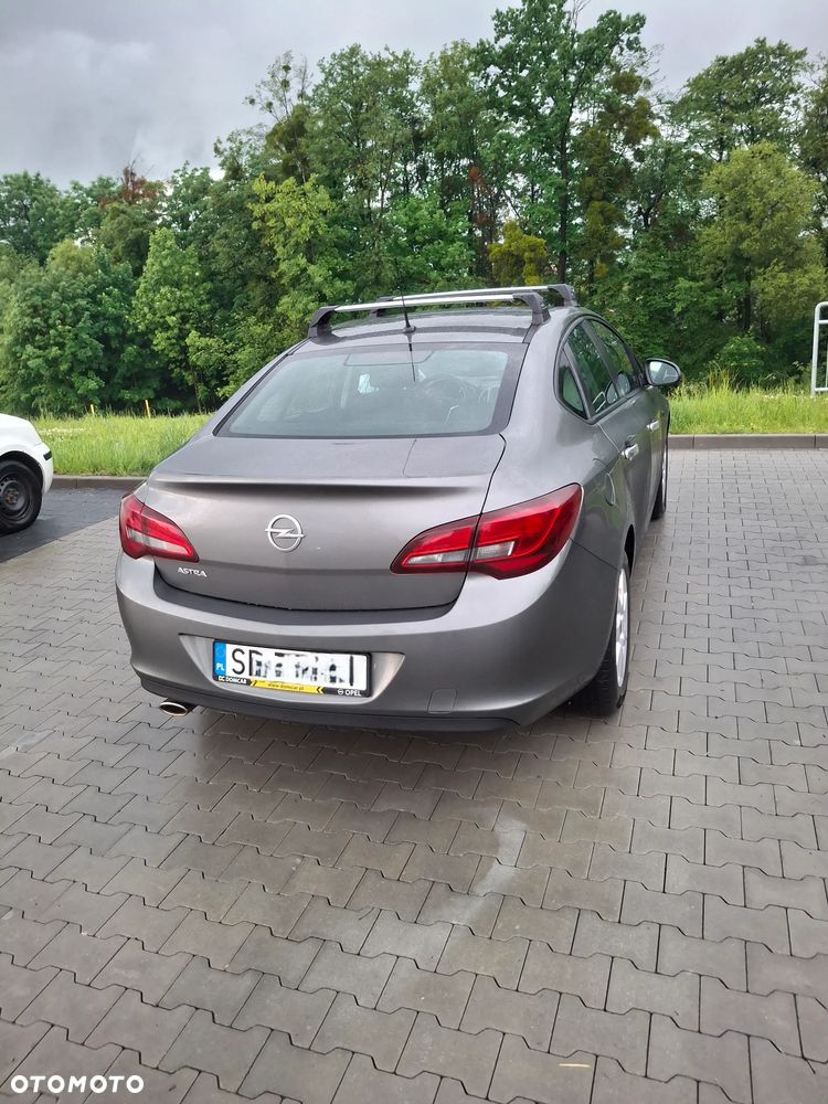 Opel Astra 1.4 T EU6 - 3
