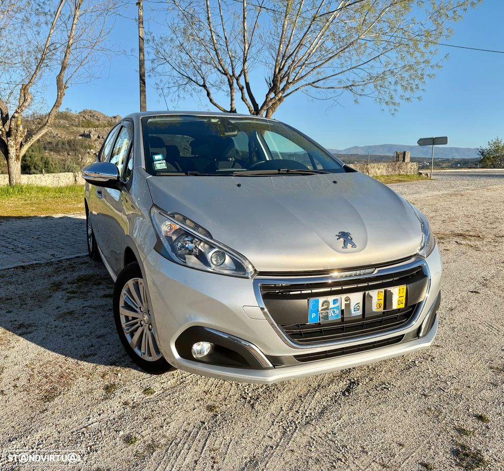 Peugeot 208 1.2 PureTech Style - 1