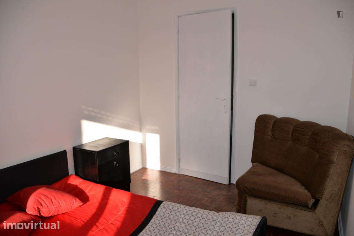 Quarto - localizado em Olivais Coimbra - Grande imagem: 5/19
