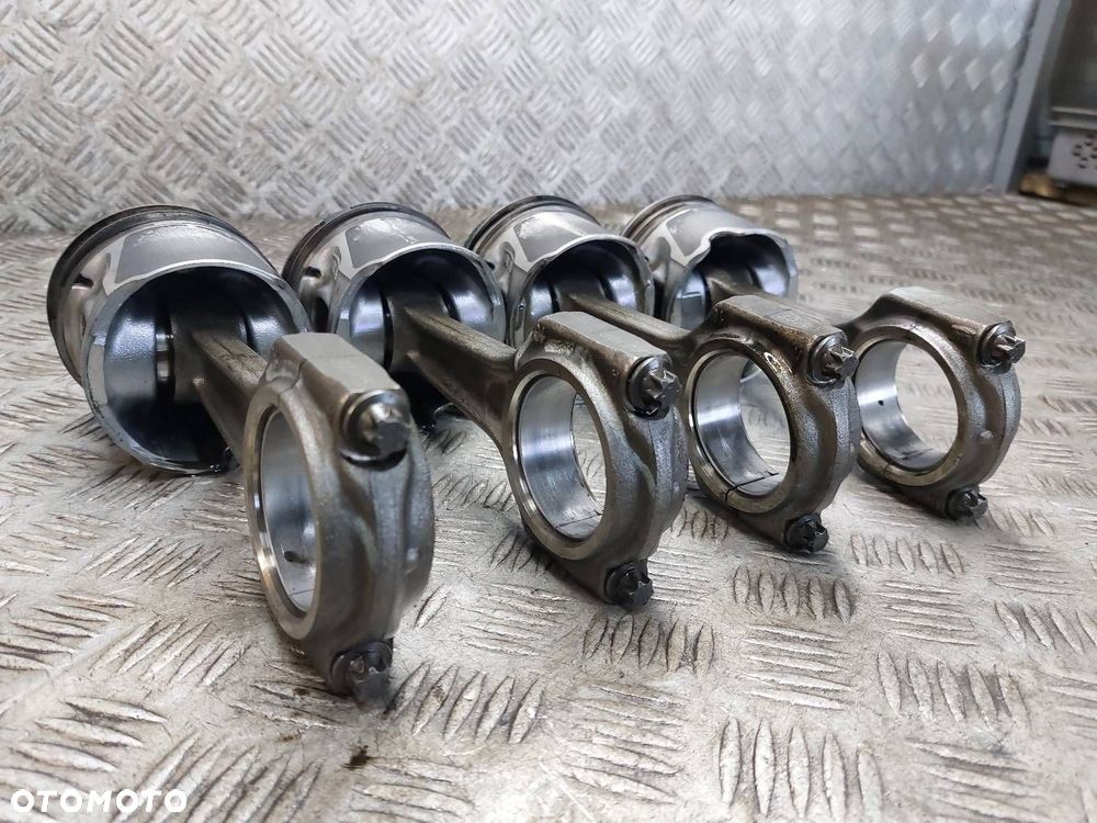 TŁOK + KORBOWÓD CHRYSLER  GRAND VOYAGER IV LIFT 2.8 CRD - 2