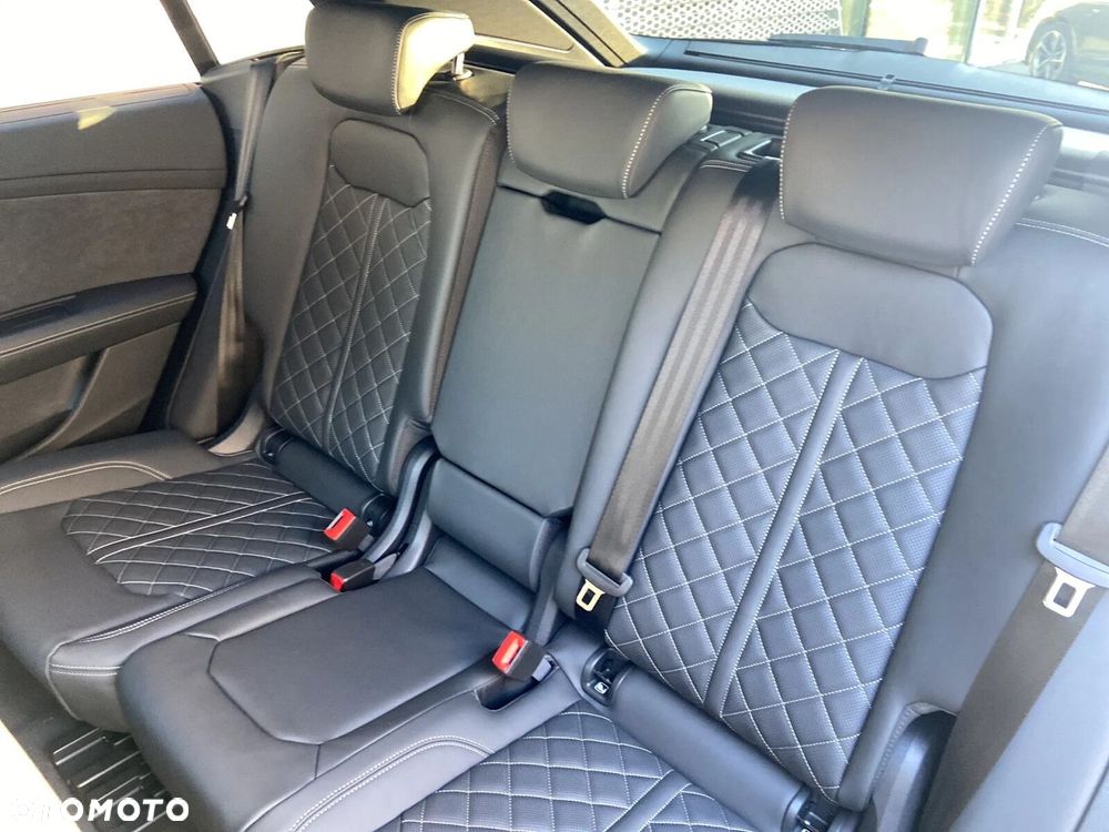 Audi Q8 - 11