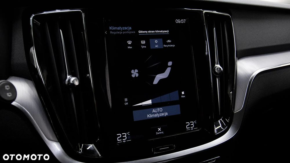 Volvo V60 B3 B Momentum Core - 24