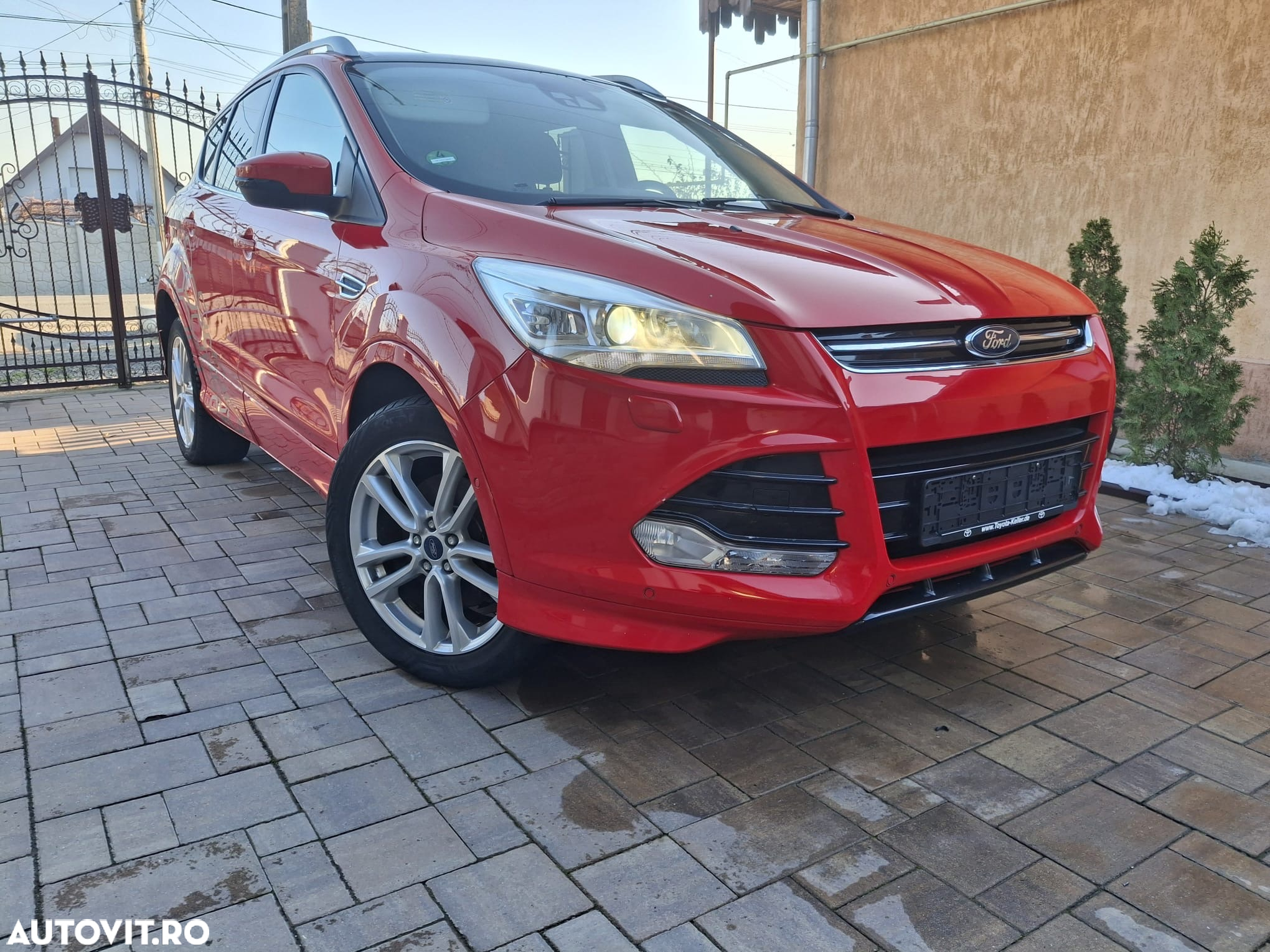 Ford Kuga 2.0 TDCi 4x4 Aut. Titanium - 2