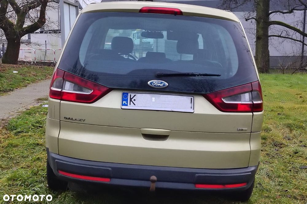 Ford Galaxy - 4