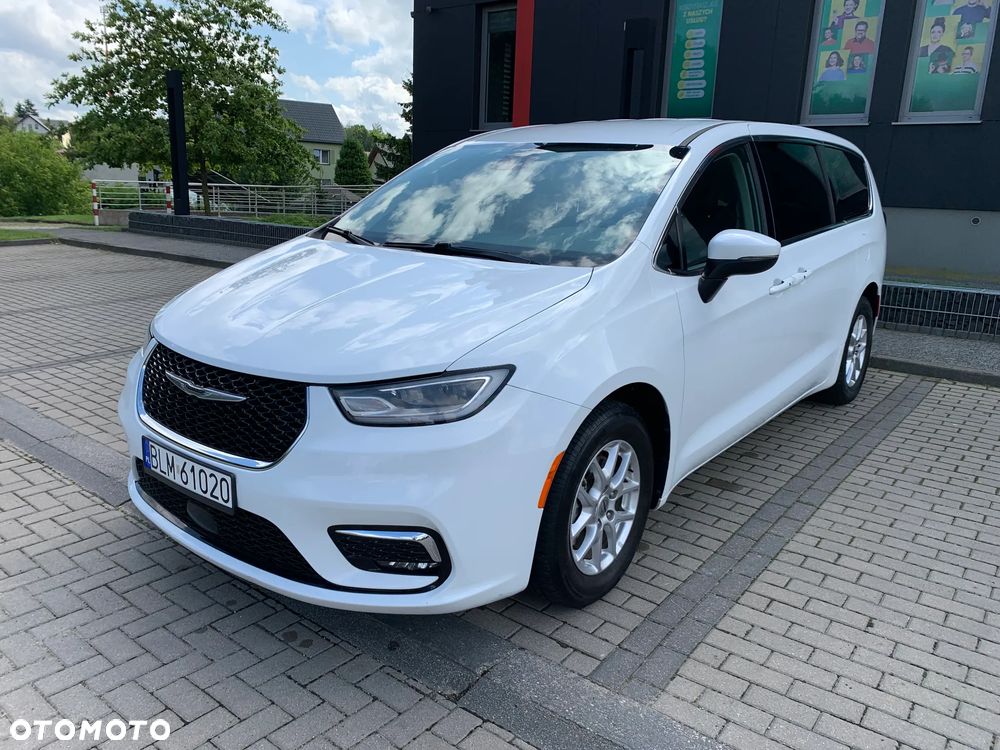 Chrysler Pacifica - 1