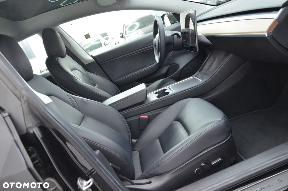 Tesla Model 3 - 14