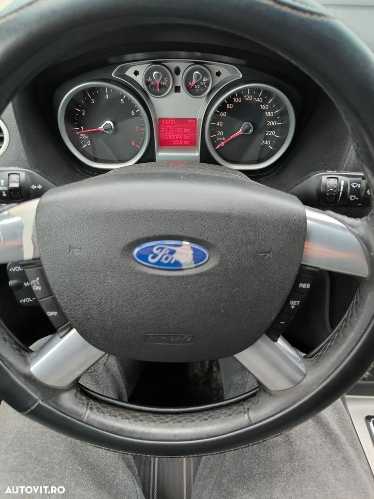 Ford Focus 1.6 16V Trend - 8