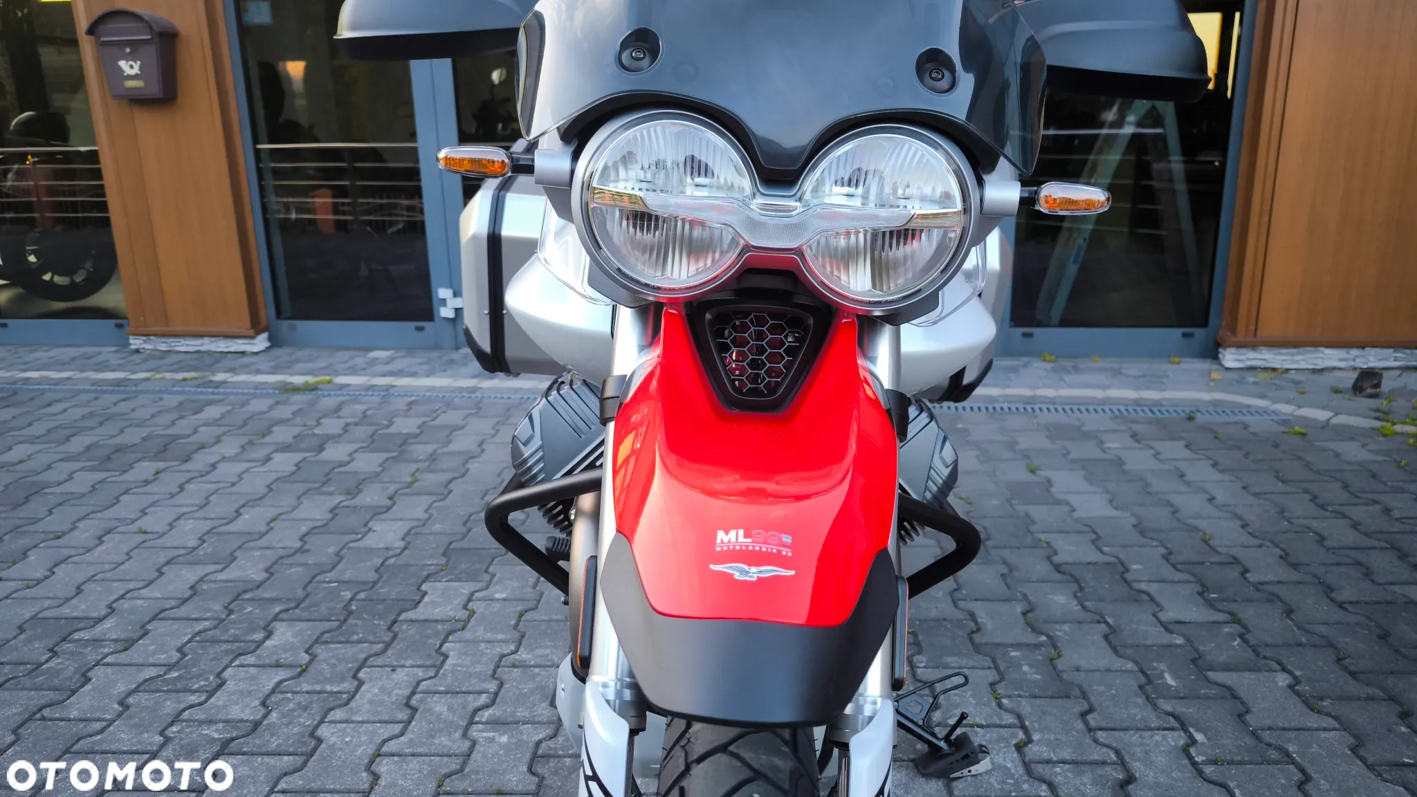 Moto Guzzi V85 - 23