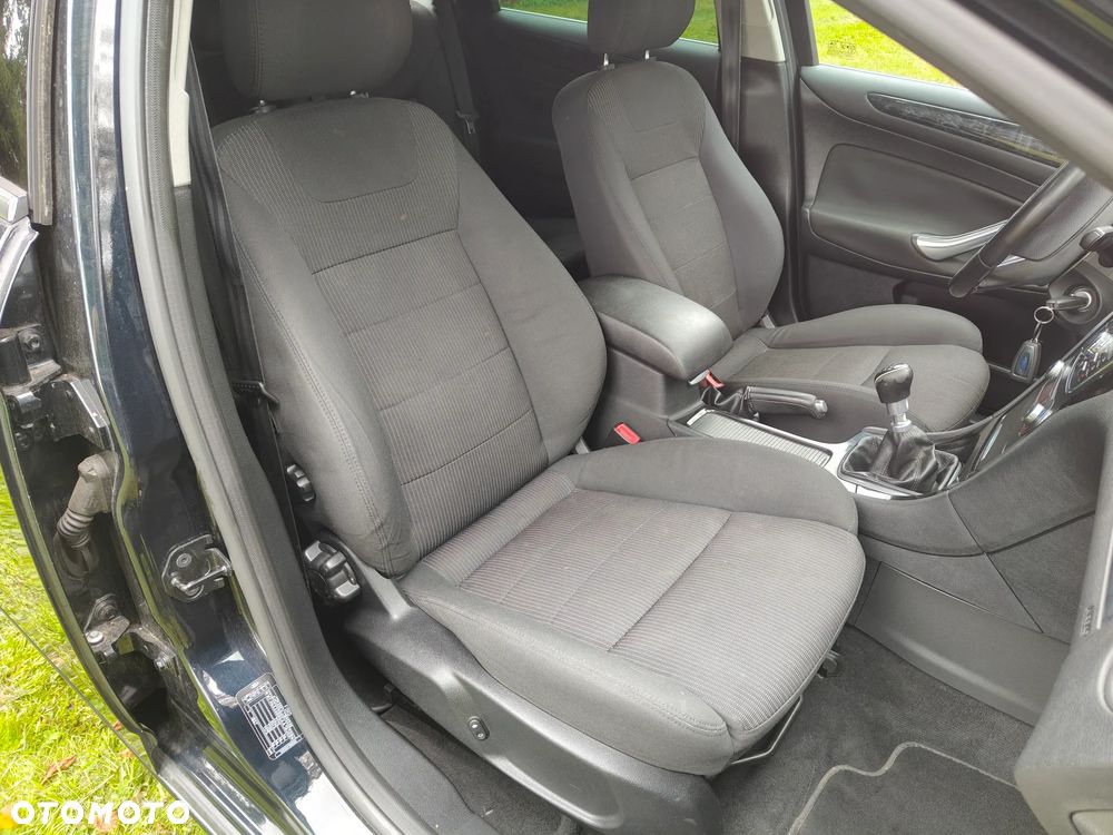 Ford Mondeo - 23
