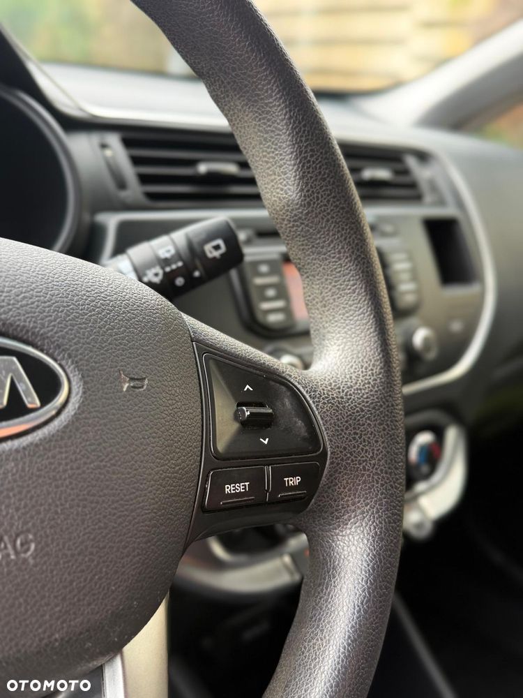 Kia Rio 1.4 Dream Team Edition - 17