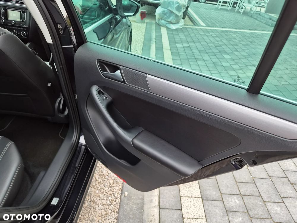 Volkswagen Jetta - 23