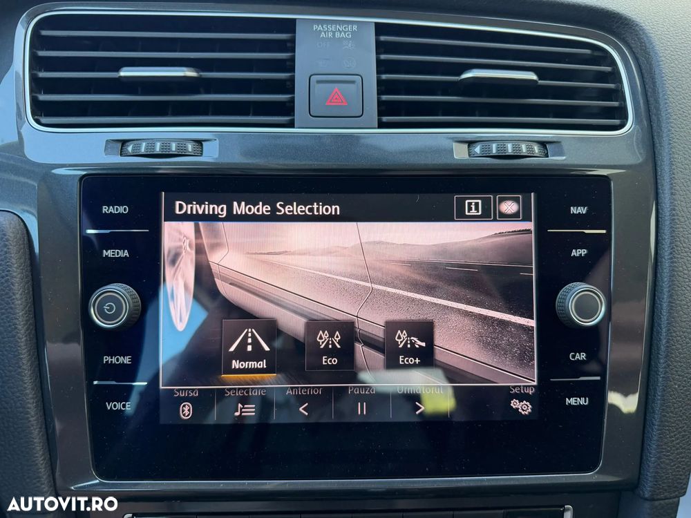 Volkswagen e-Golf - 8