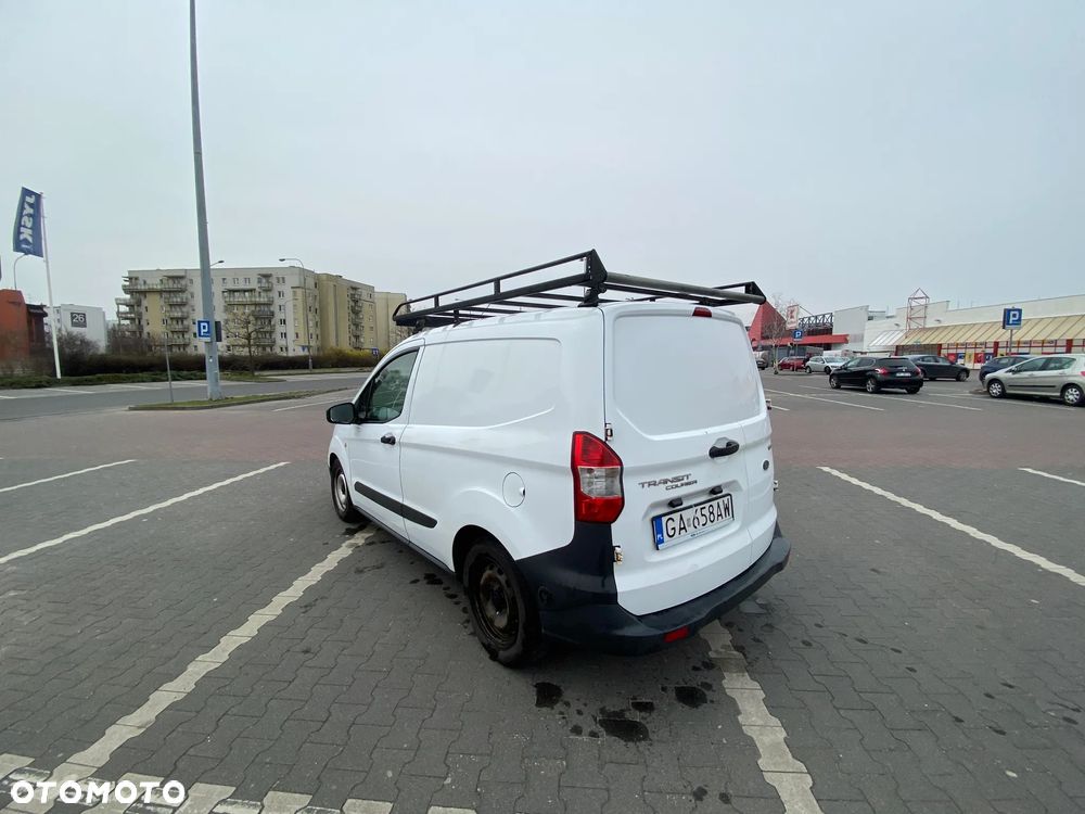 Ford Transit Courier - 18