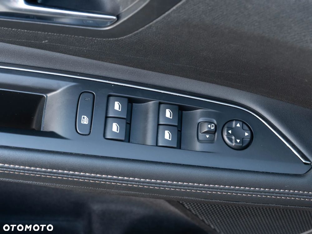 Peugeot 5008 1.6 PureTech GT Line S&S EAT8 - 38