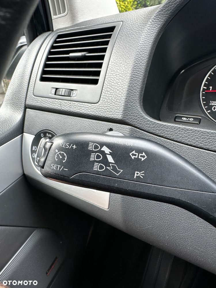 Volkswagen Multivan - 36