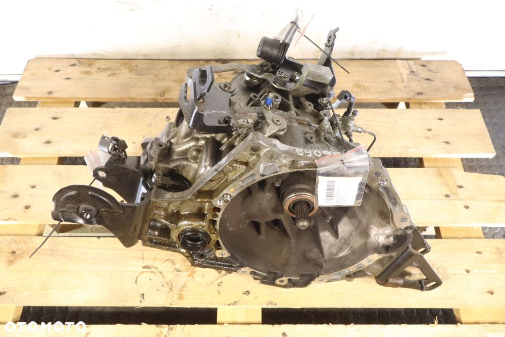 SKRZYNIA BIEGÓW 5 BIEGOWA TOYOTA AURIS II LIFT 1.6 31115-05031 - 5