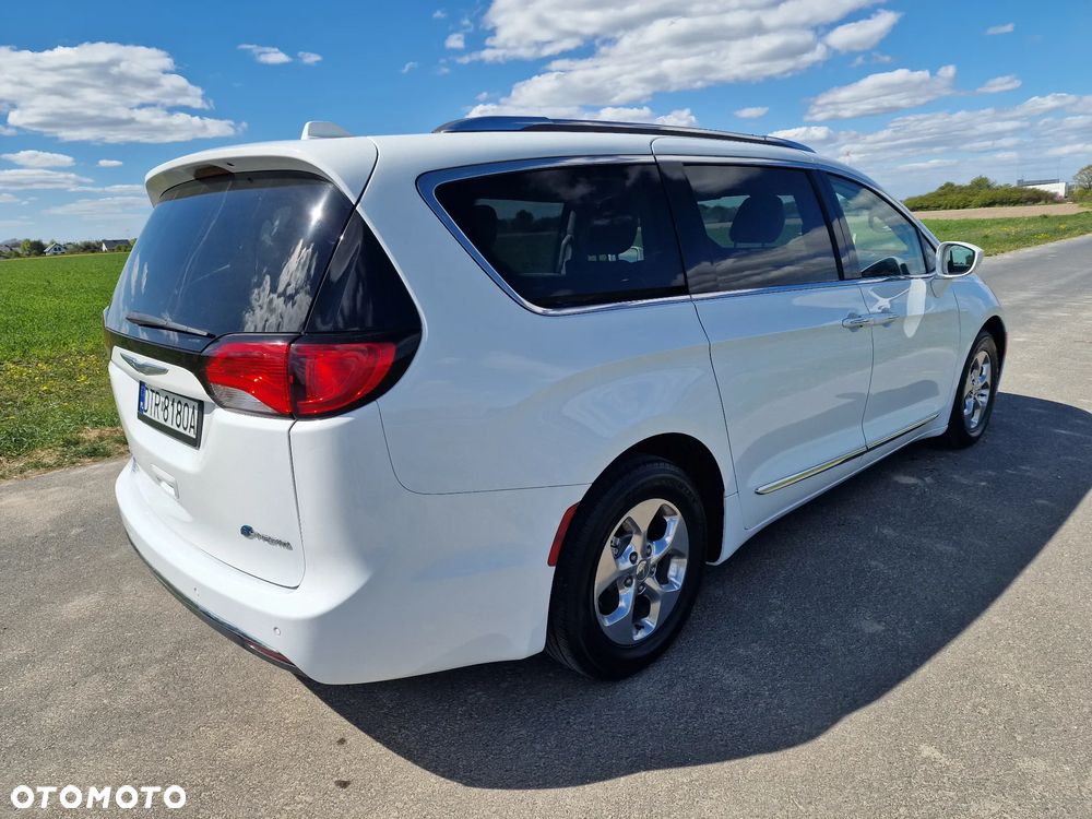 Chrysler Pacifica - 19