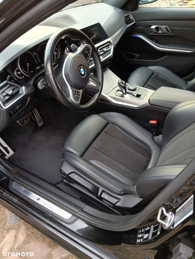 BMW Seria 3 320d xDrive Edition M Sport Shadow - 6