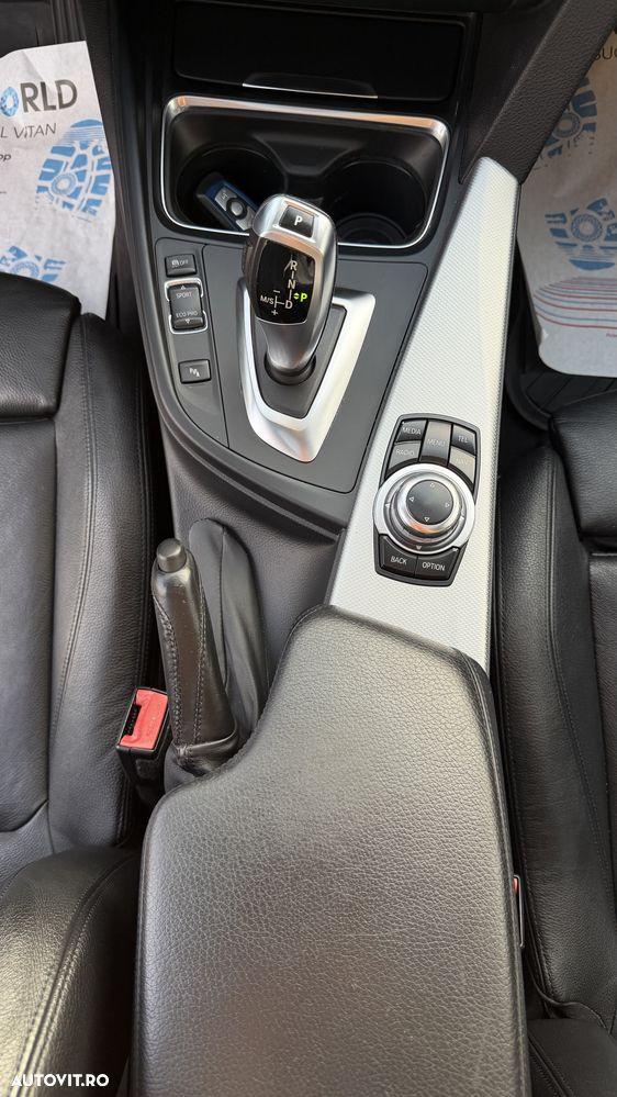 BMW Seria 3 318d Aut. Sport Line - 12