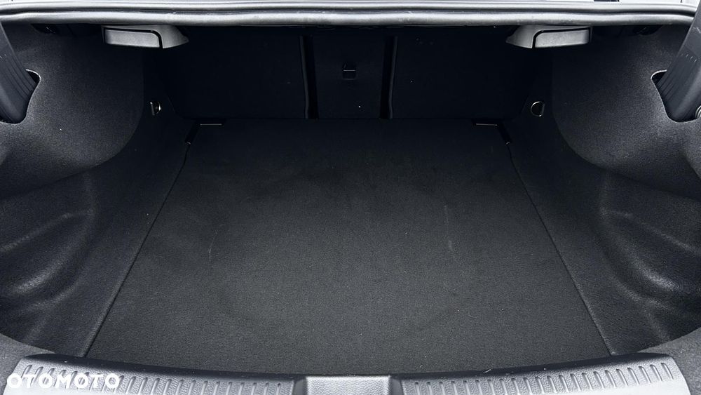 Mercedes-Benz CLA 180 Progressive 7G-DCT - 29