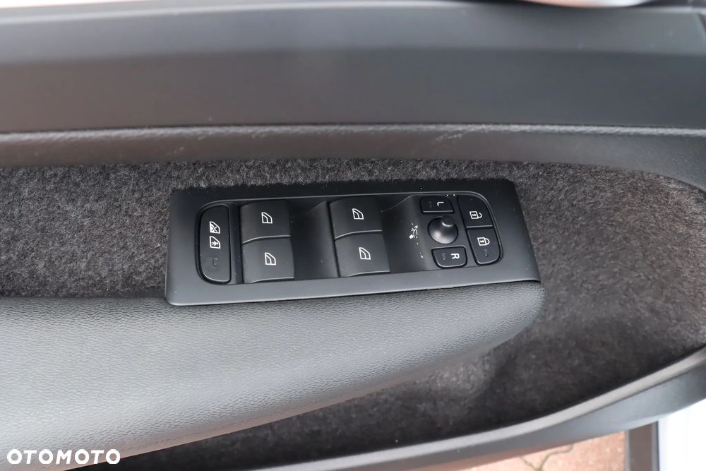 Volvo XC 40 T2 Core - 18