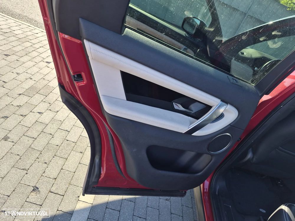 Land Rover Discovery Sport - 12
