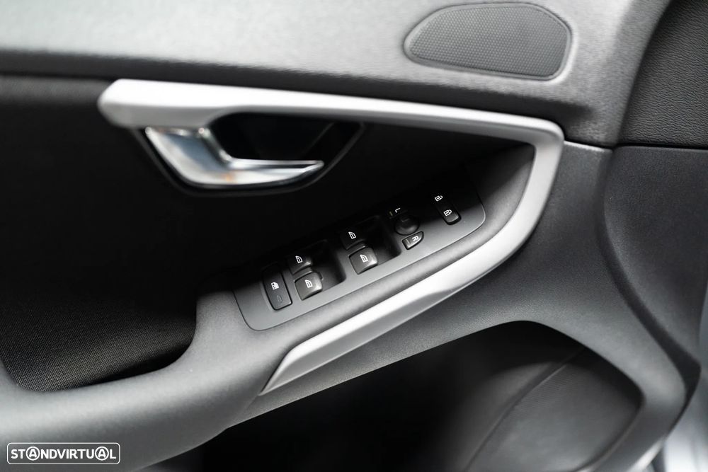 Volvo V40 2.0 D2 Kinetic Geartronic - 26