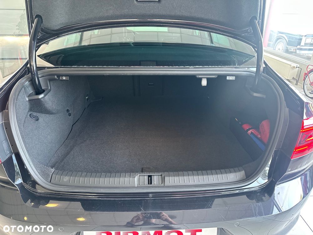 Volkswagen Passat - 37