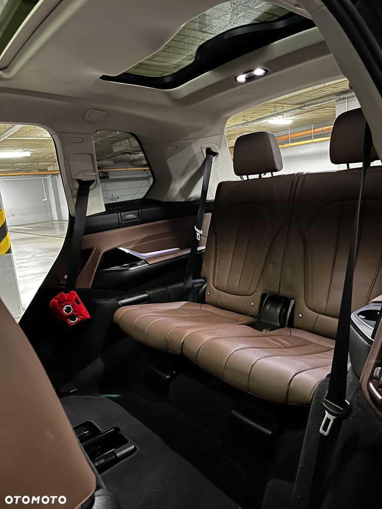 BMW X7 - 25