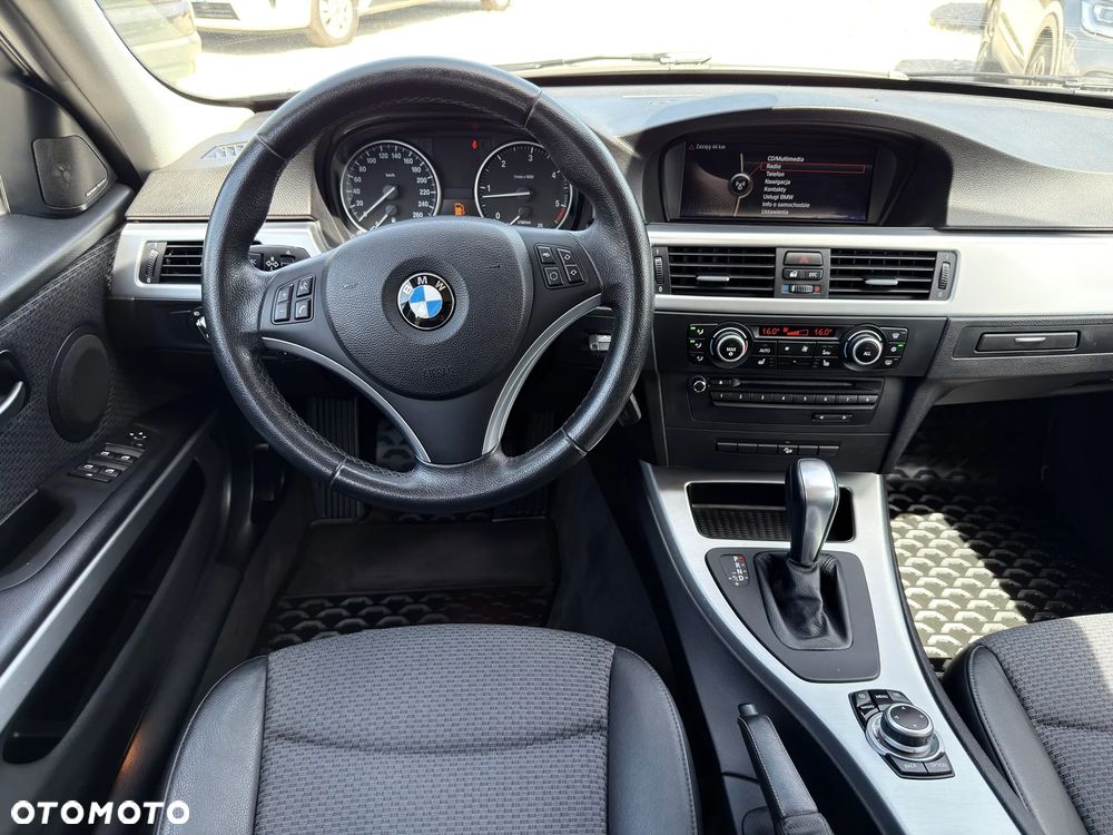 BMW Seria 3 320d xDrive DPF Edition Lifestyle - 25