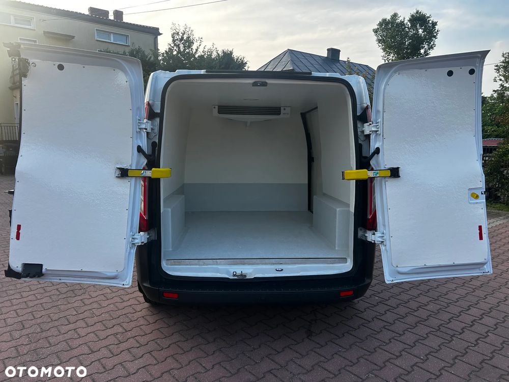 Ford TRANSIT CUSTOM - 23