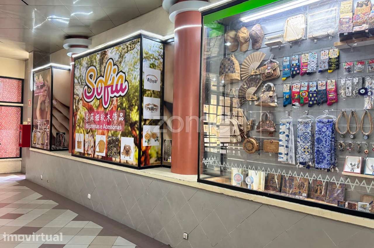 Loja no centro comercial da Mouraria - Grande imagem: 3/17
