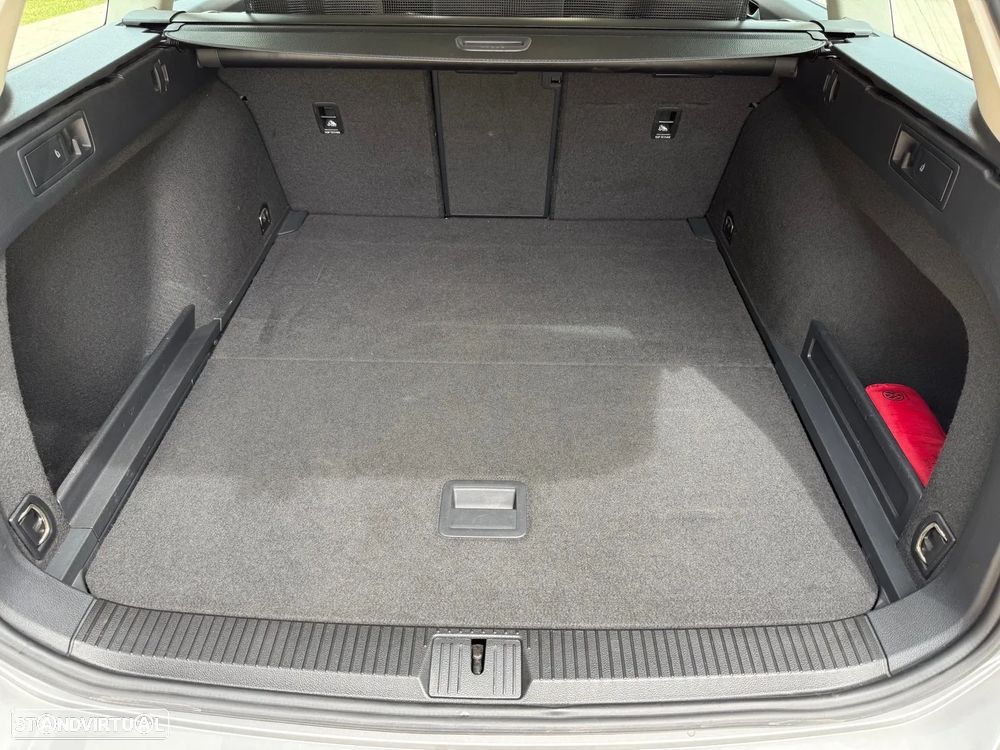 VW Passat Variant 1.6 TDI BlueMotion - 30