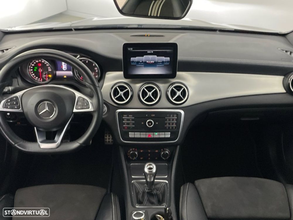 Mercedes-Benz CLA 180 d Shooting Brake - 10