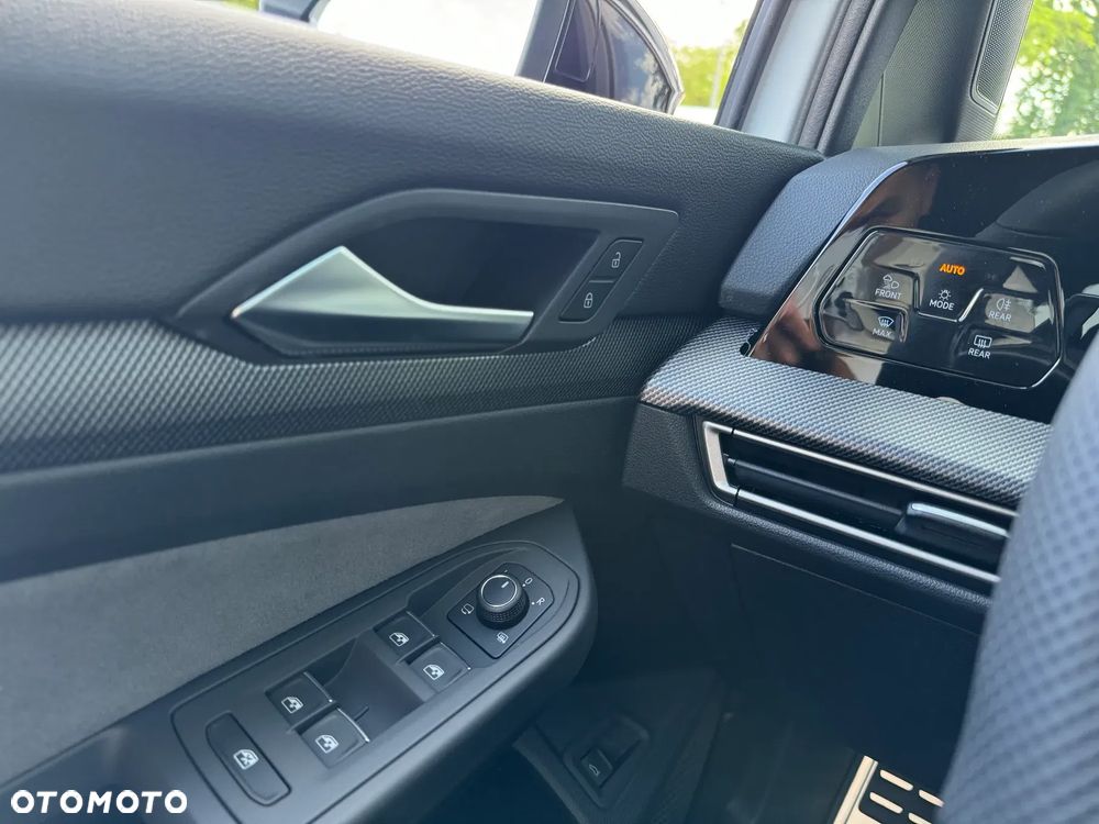 Volkswagen Golf - 22