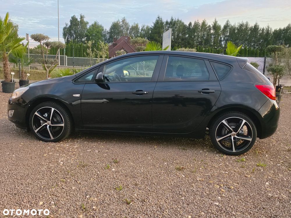 Opel Astra 1.6 Design Edition - 16