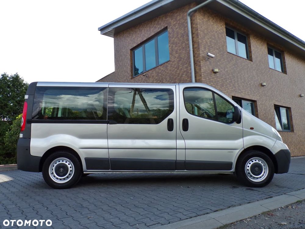 Opel Vivaro L2H1 2.9t - 8