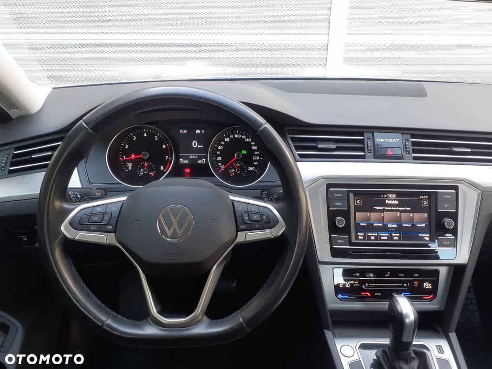 Volkswagen Passat - 10
