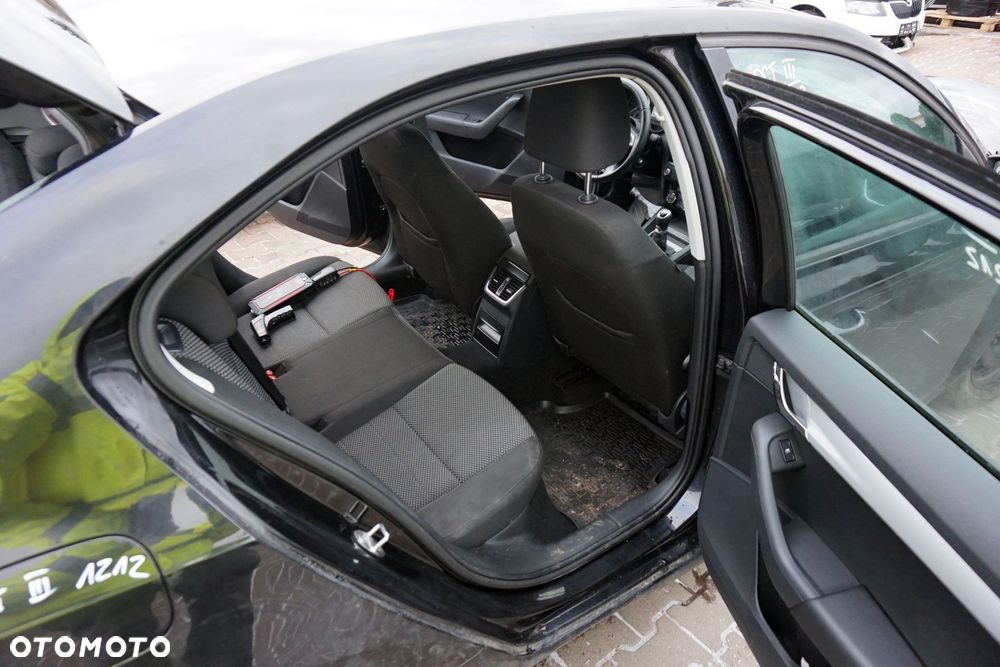SKODA OCTAVIA III 5E3 LB LIFTBACK 2014 LF9R 1.6 TDI CLHA 105KM MWX CZARNY na części - 13