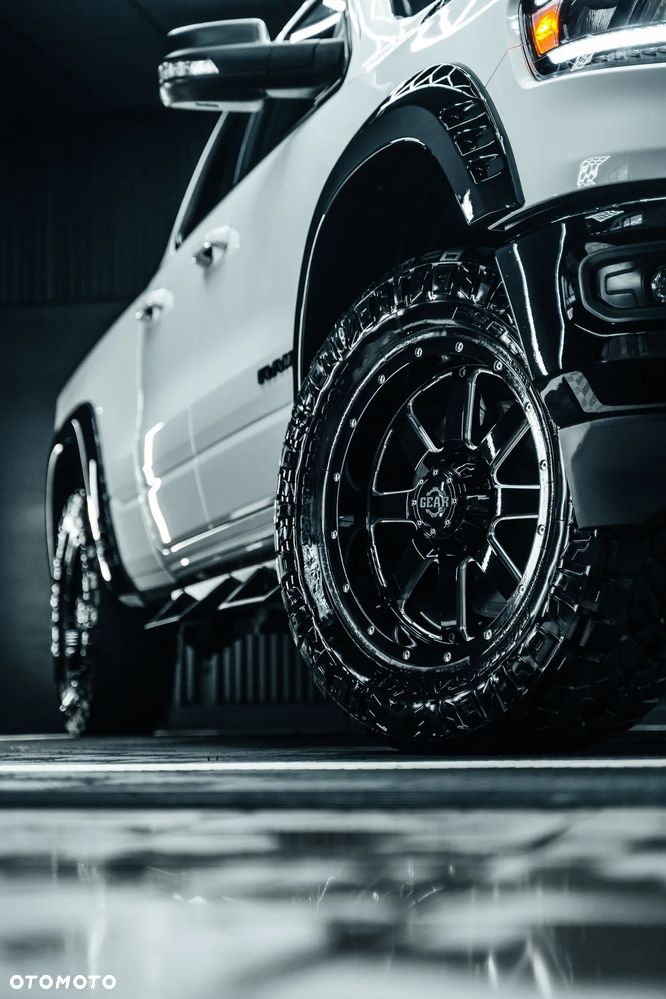 RAM 1500 Crew Cab Shortbed Bighorn - 12