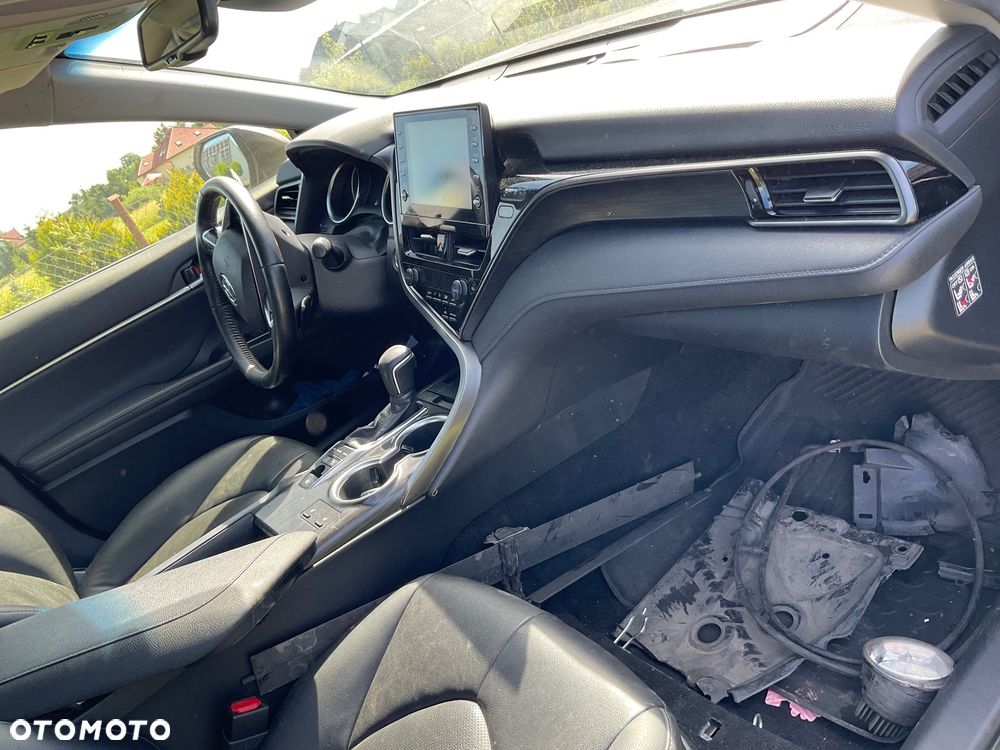 Toyota Camry Executive - 11