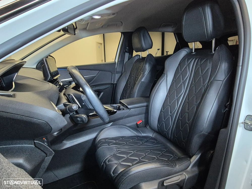 Peugeot 3008 1.5 BlueHDi Allure Pack EAT8 - 17