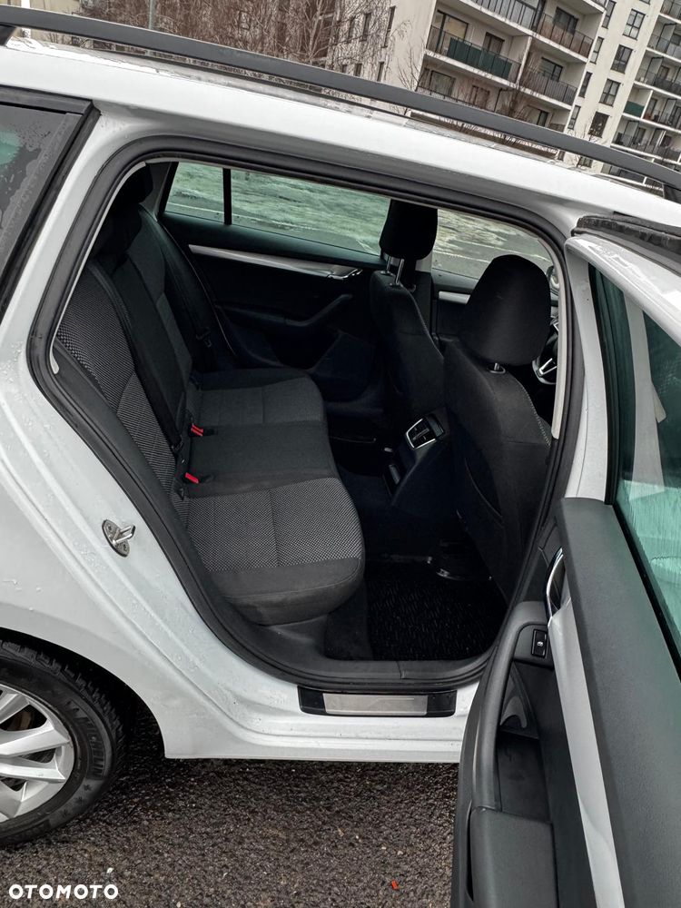 Skoda Octavia 1.6 TDI (Green tec) DSG Ambition - 13