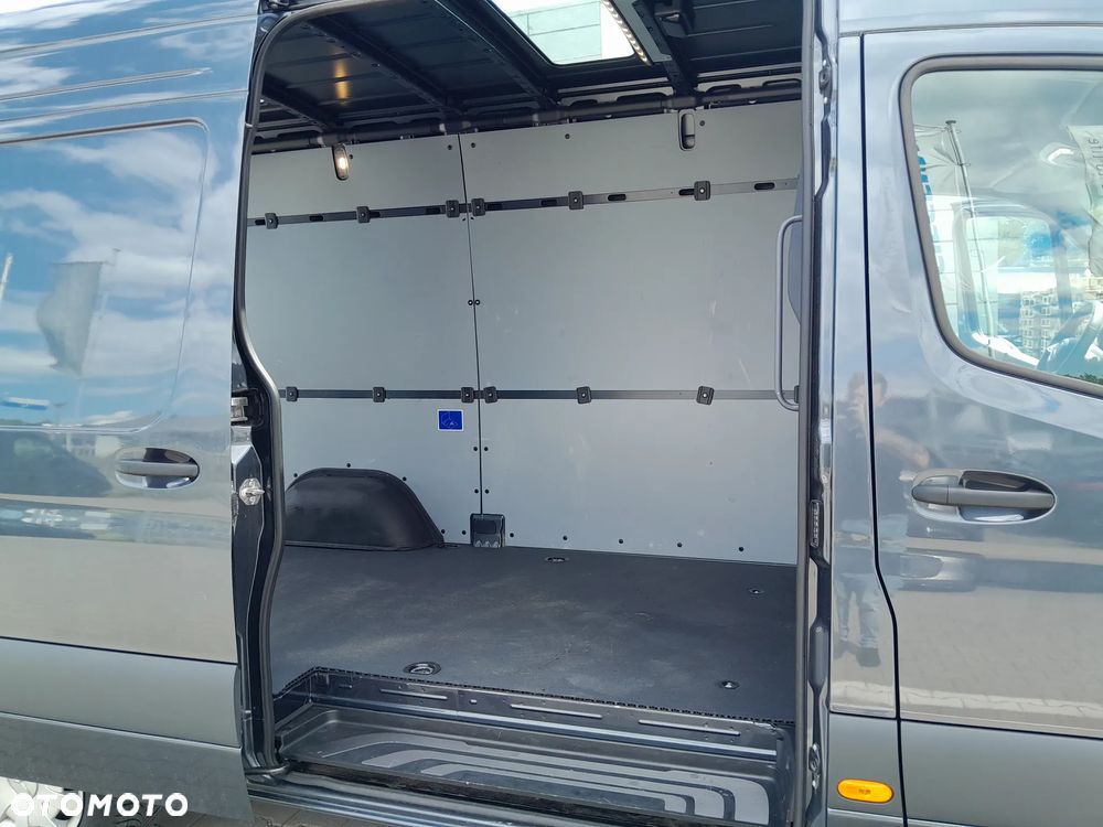 Mercedes-Benz Sprinter 317 - 18