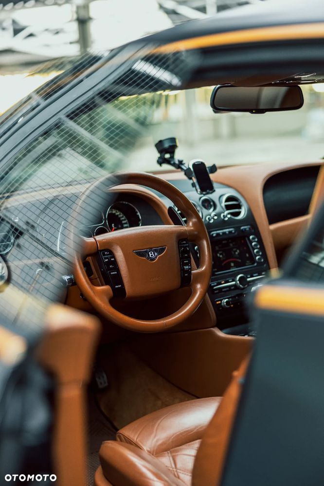 Bentley Continental GT Standard - 15