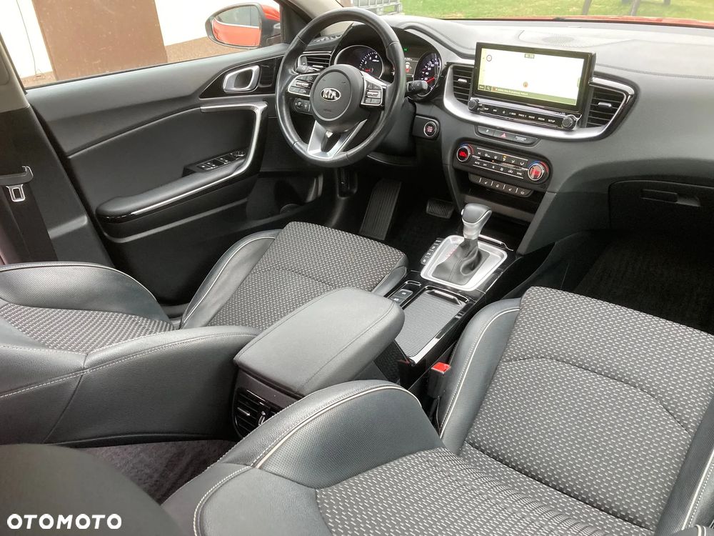 Kia XCeed 1.5 T-GDI Business Line DCT - 27