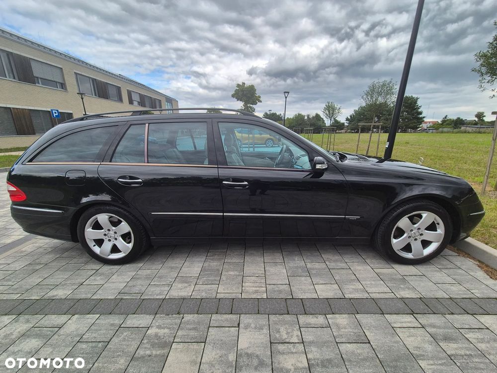 Mercedes-Benz Klasa E 240 4-Matic T Avantgarde - 4