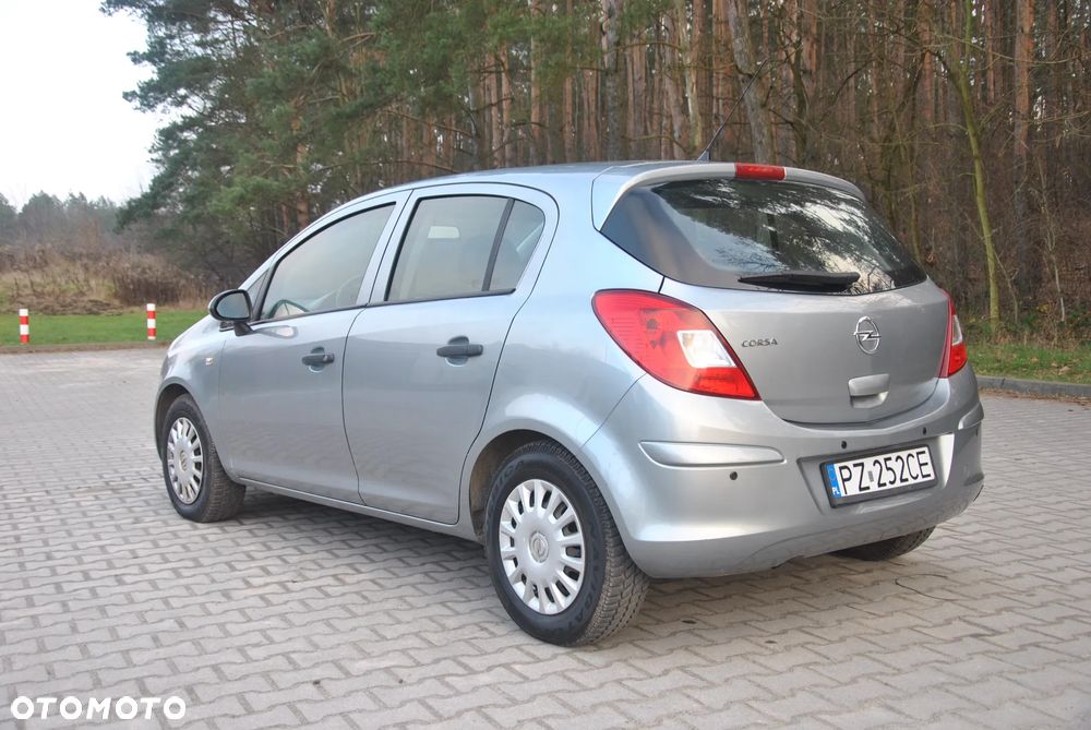 Opel Corsa 1.2 16V Cosmo - 6